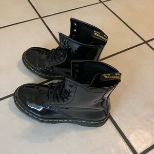 Dr. Martens Kids Black Patent Lace-Up Boots with Yellow Stitching